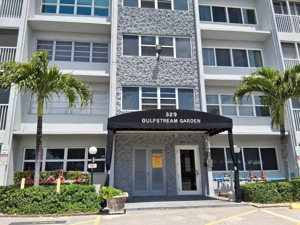 329 SE 3rd St Unit 302s