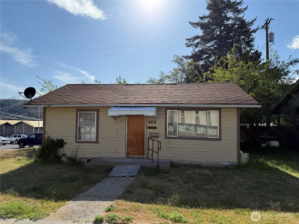 602 Cedar St