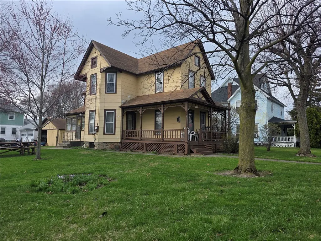 920 N Main St