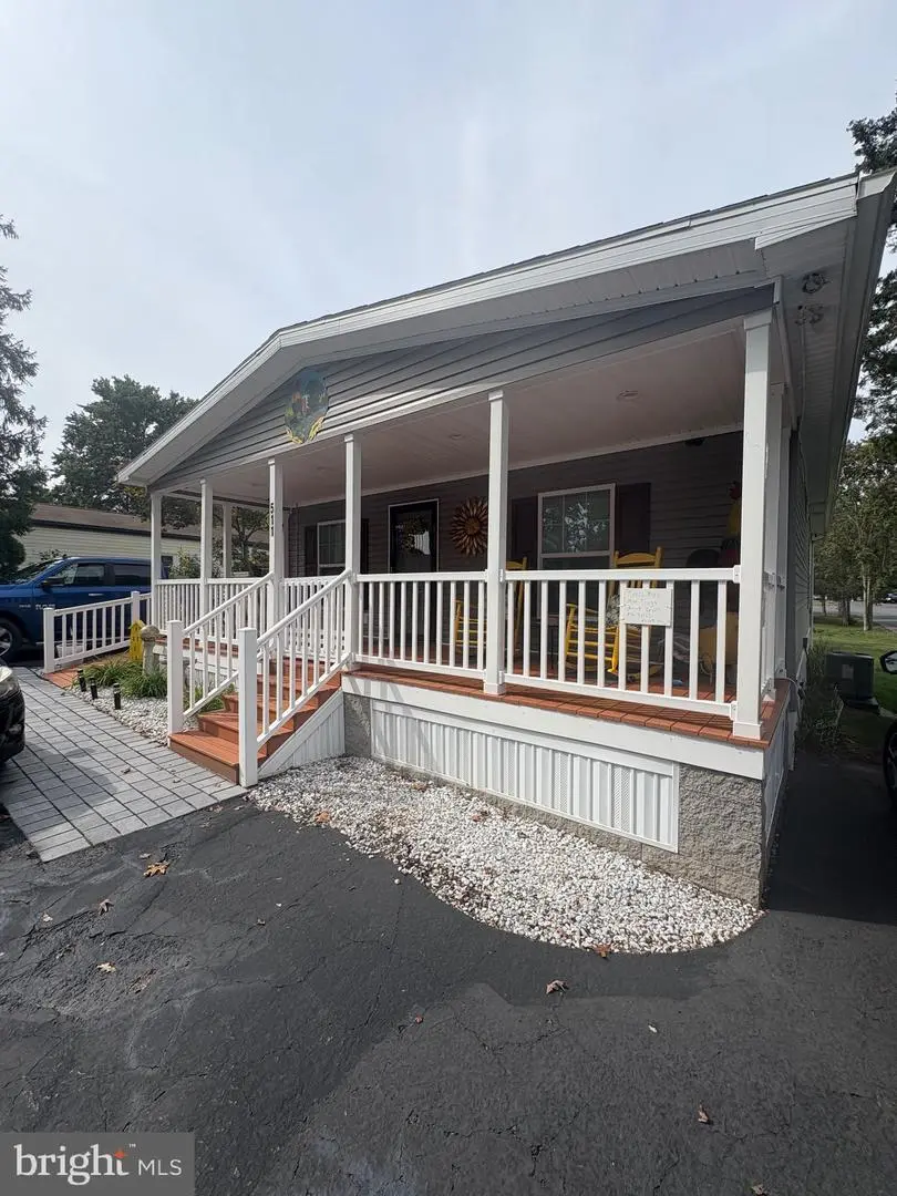 511 Maple Dr