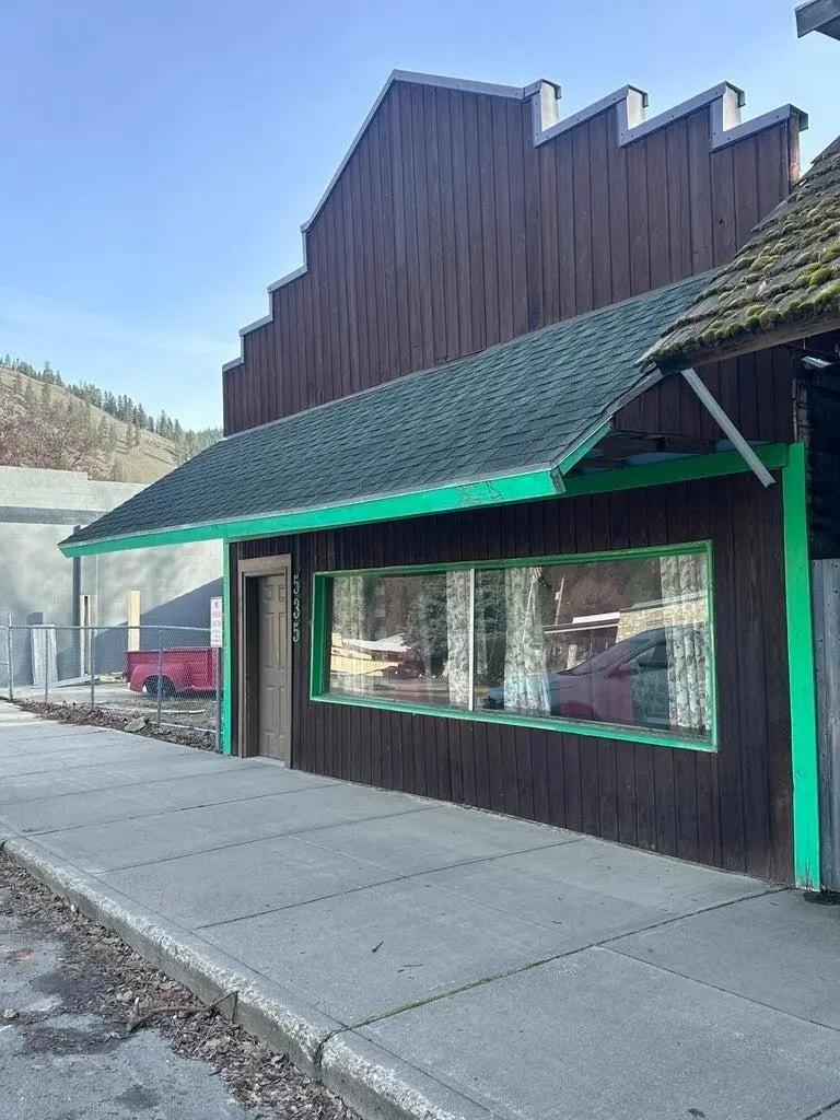 535 NW Meyers St