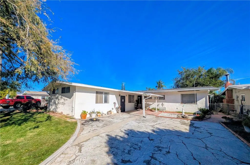 1210 Tejon