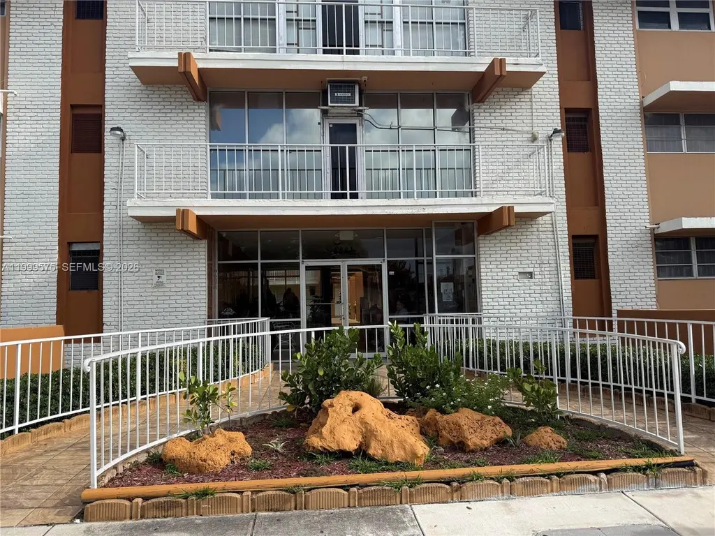 3881 W Flagler St #318