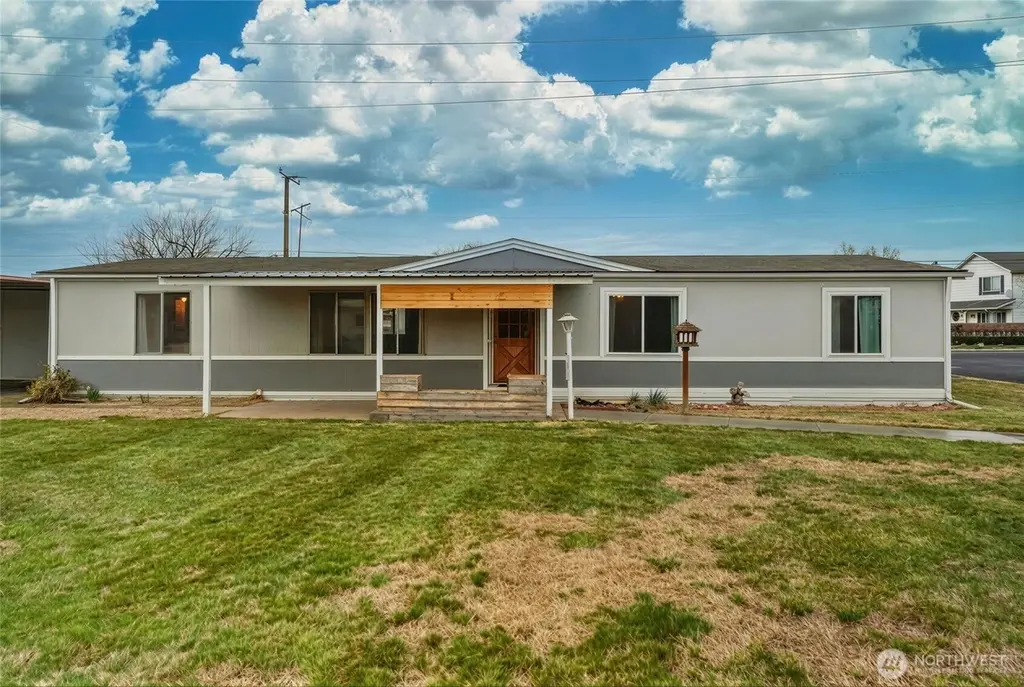 806 SE Mockingbird Dr