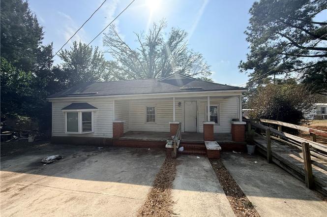 4205 Dwight Cir