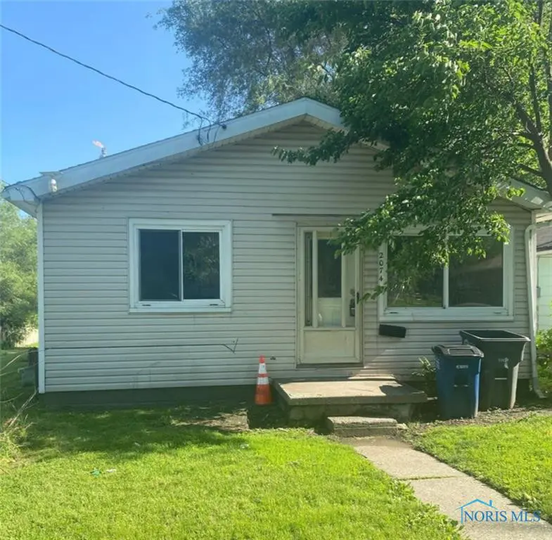 2074 Price St