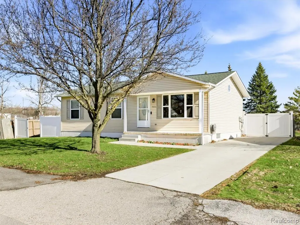 600 Applegate Dr