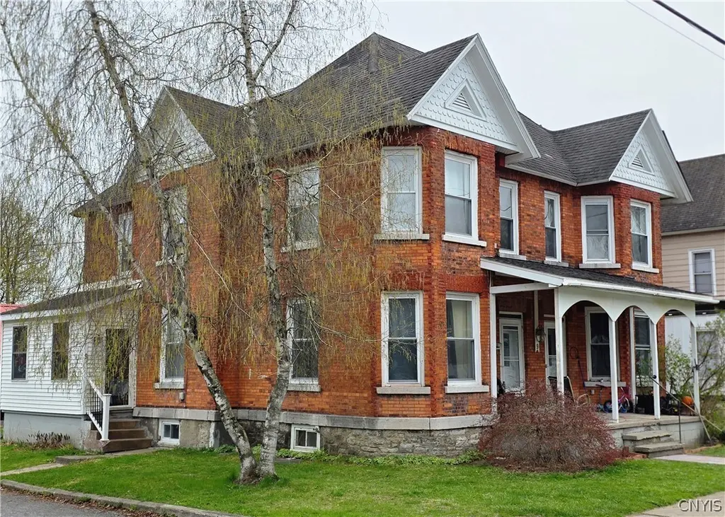 9 Ann St
