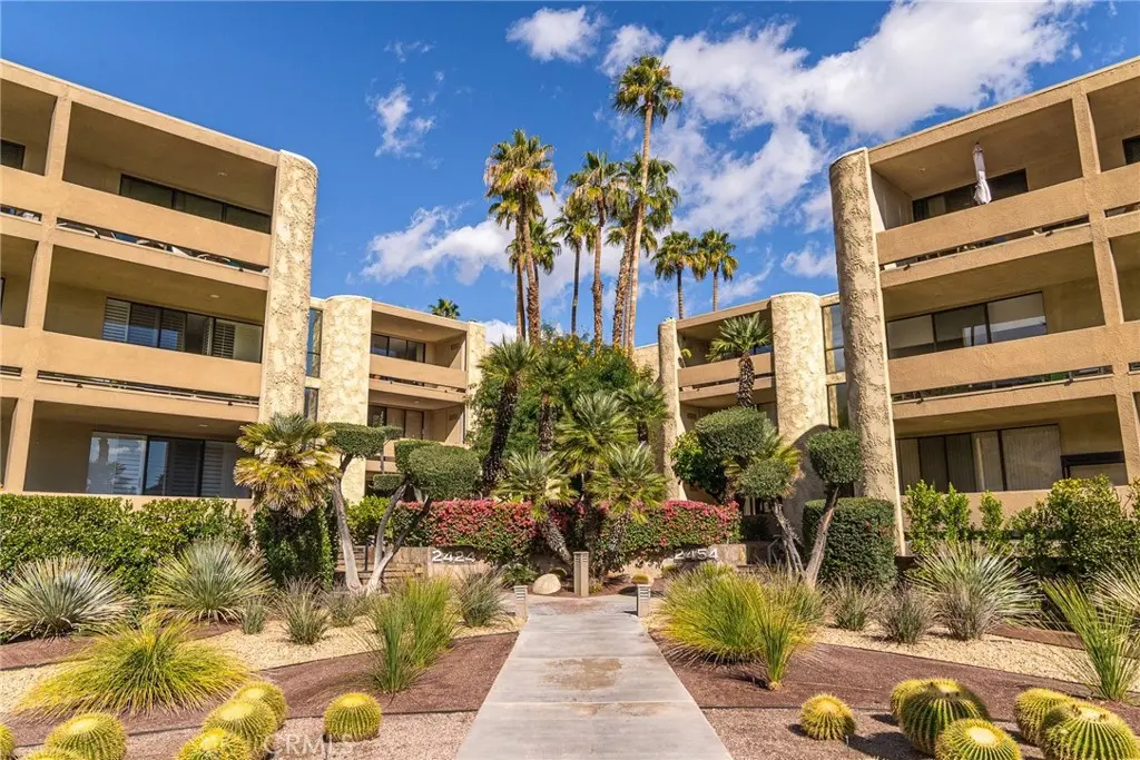 2424 E Palm Cyn Unit 2D
