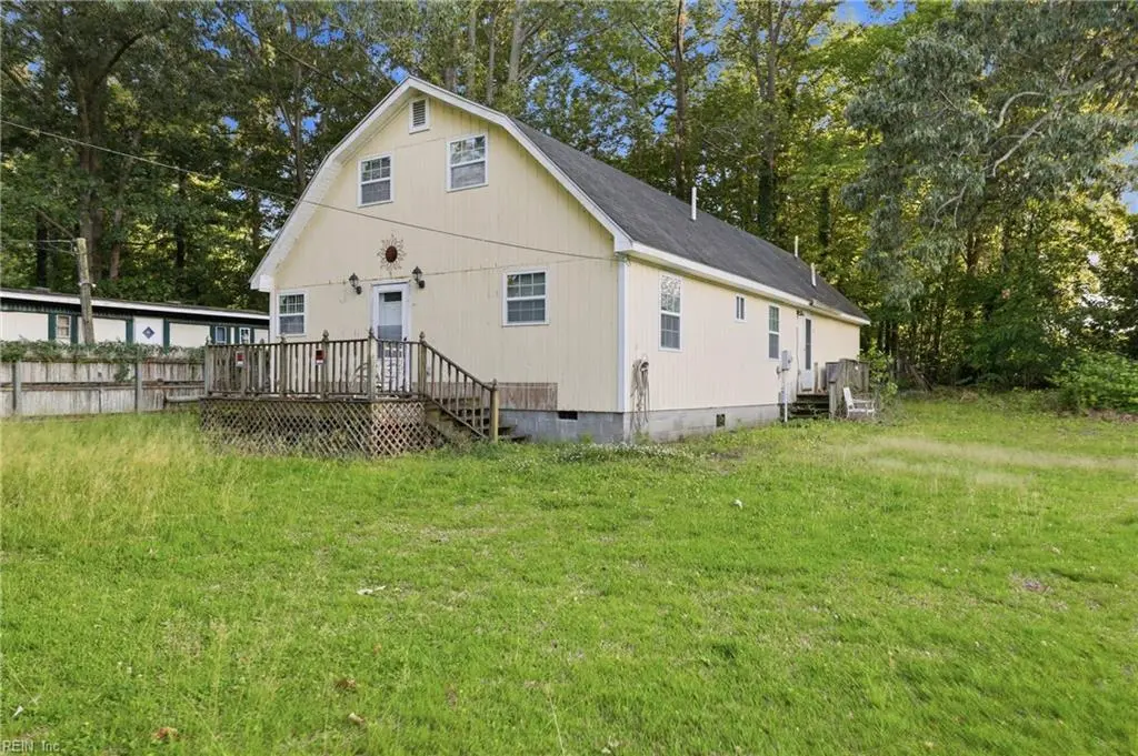 310 Coral Ln