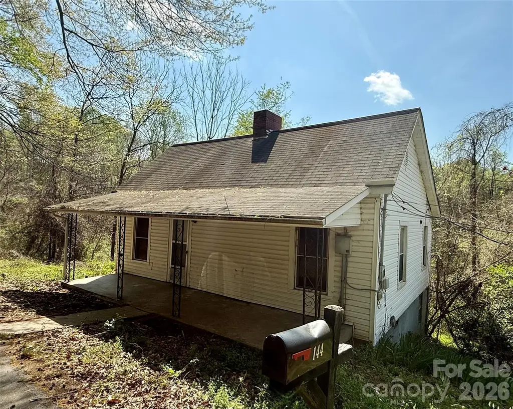 144 Branch St