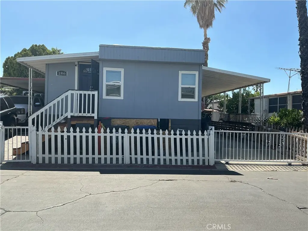 1097 N State #186