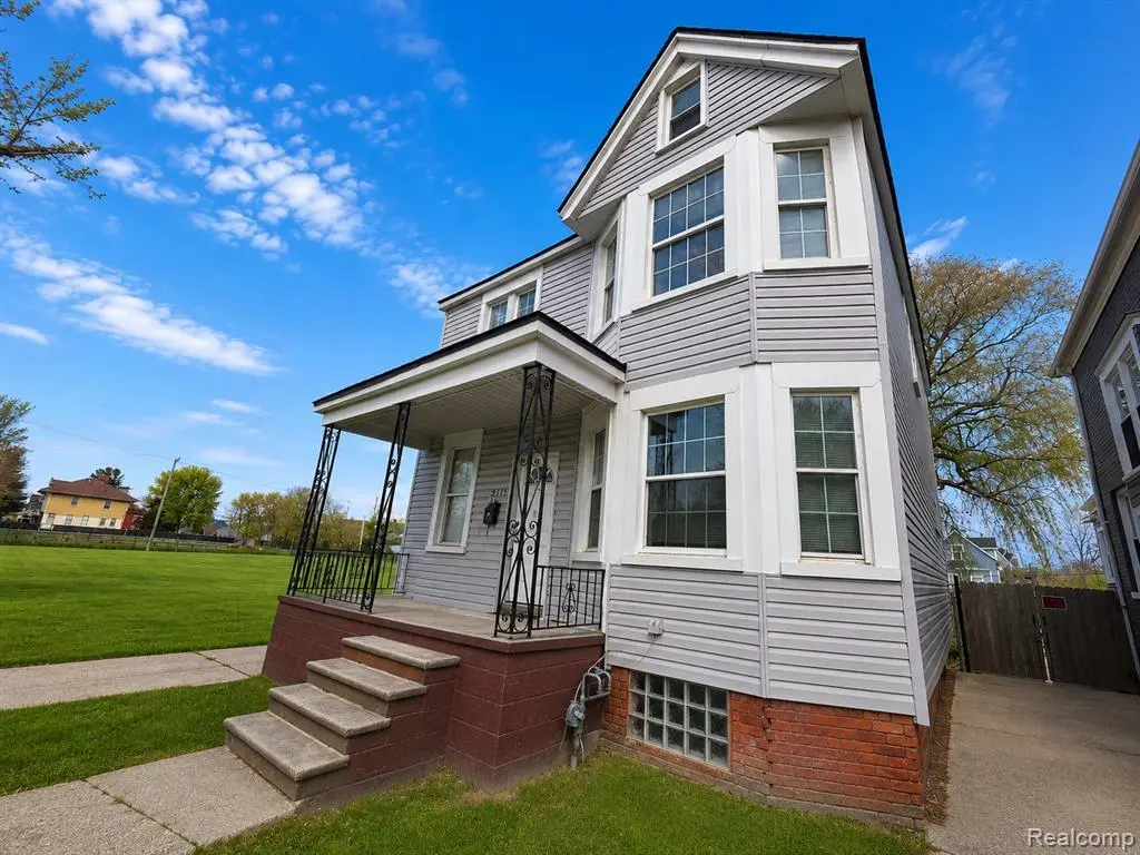 3439 Cadillac Blvd