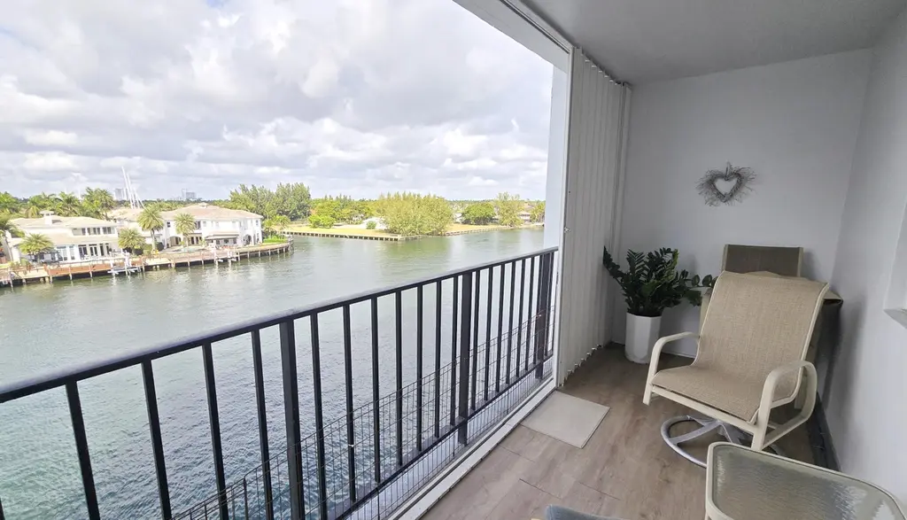 1400 S Ocean Dr #505