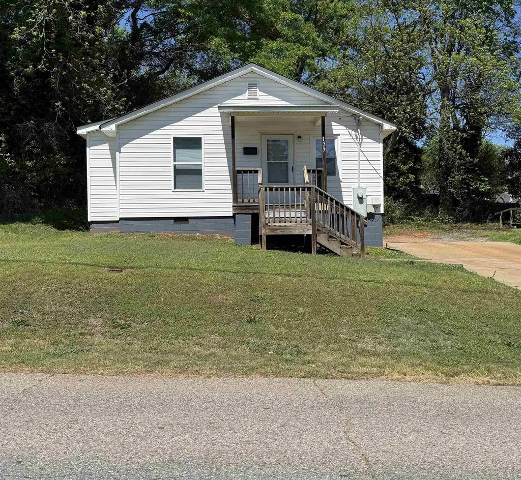 137 New St