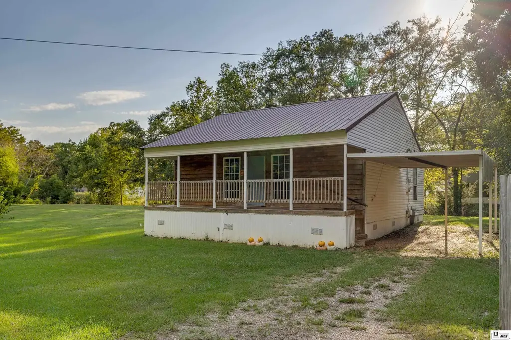 158 Barbara Dr