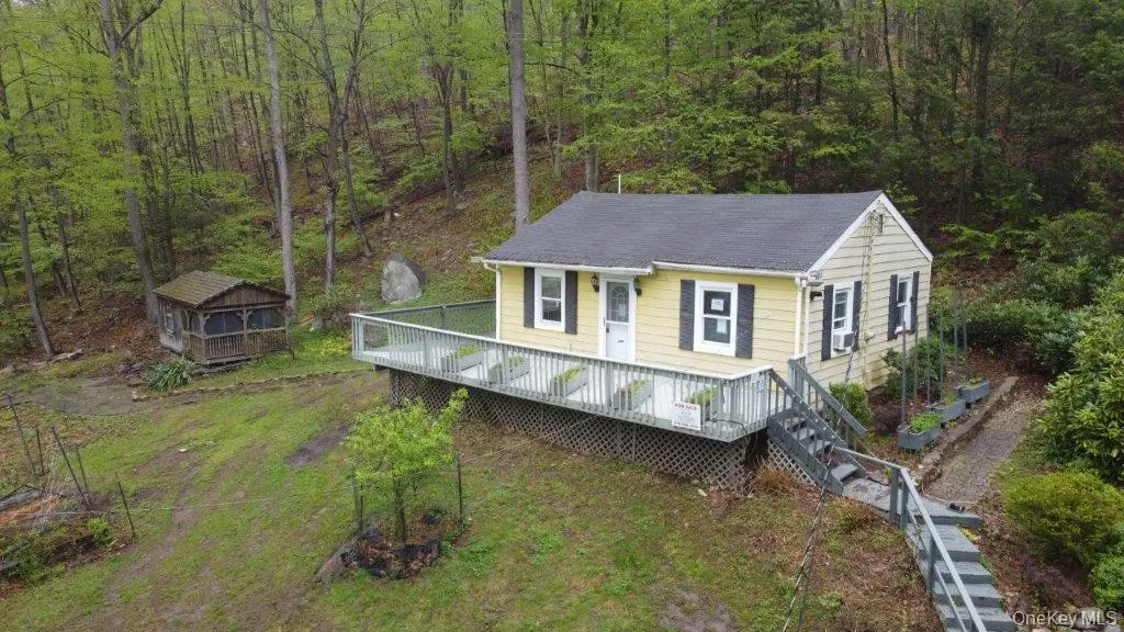 303 Buttermilk Falls Rd