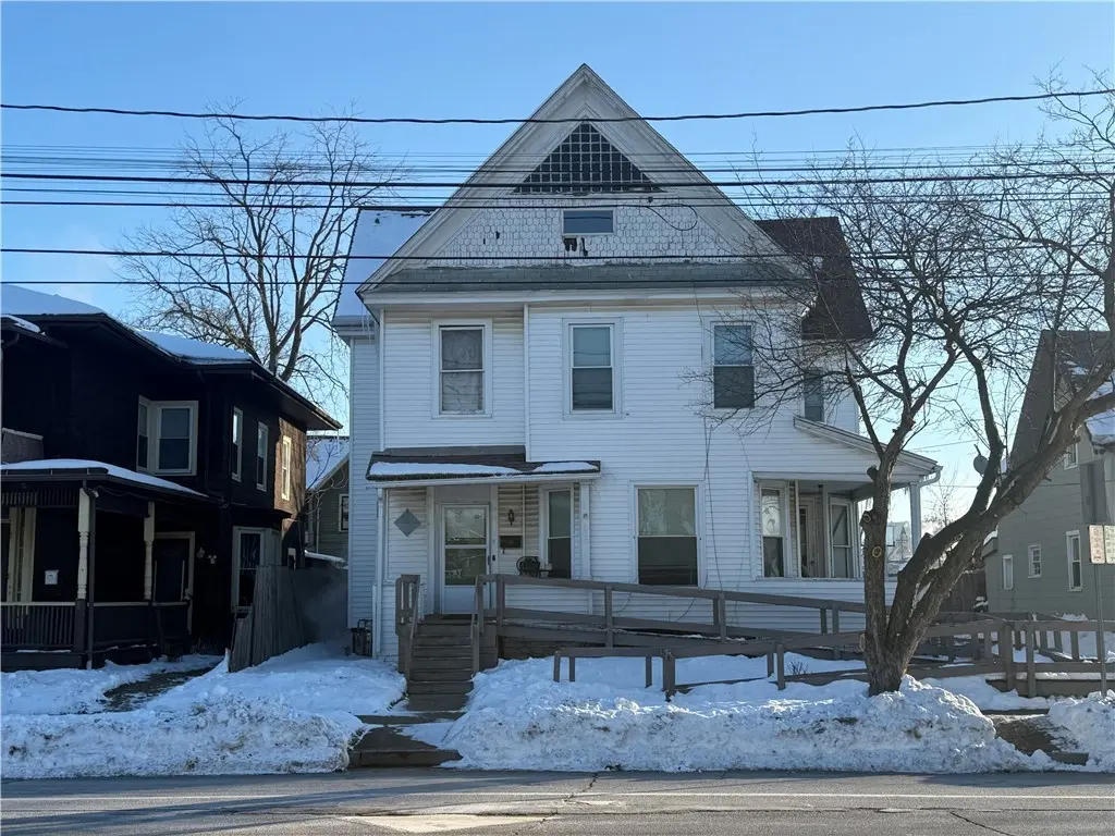 360 College Ave