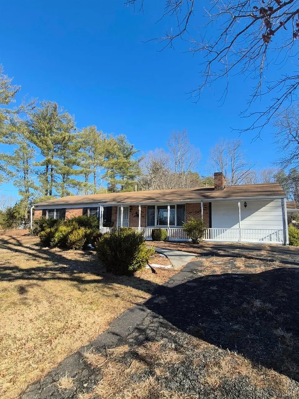 123 Elmwood Ln
