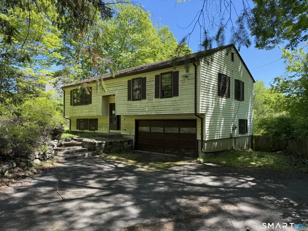 15 Bear Mountain Rd