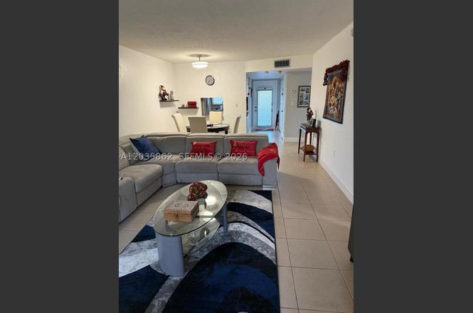 2900 N Pine Island Rd #209