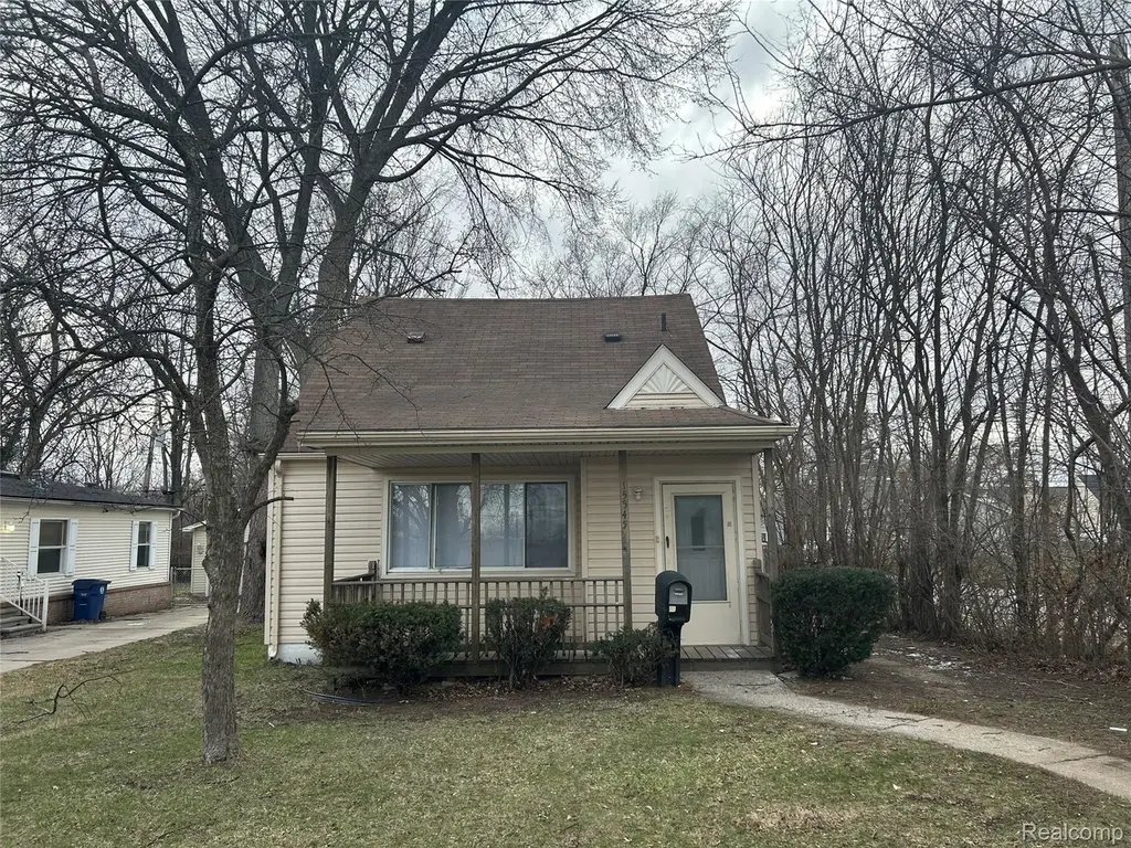15545 Woodbine
