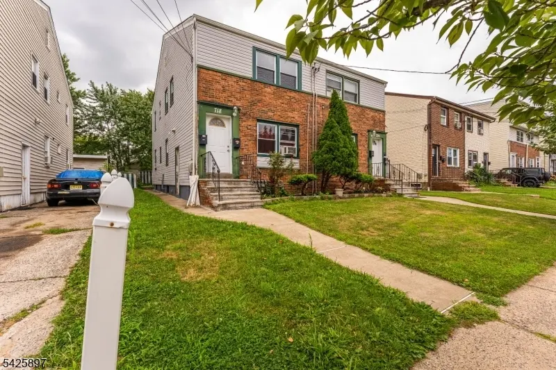 718-722 Thomas St