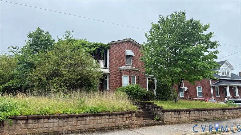 219 Broad St