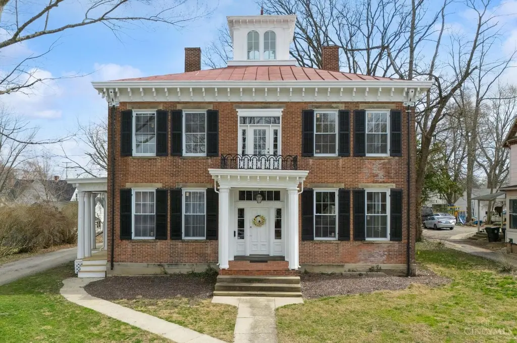 286 S South St
