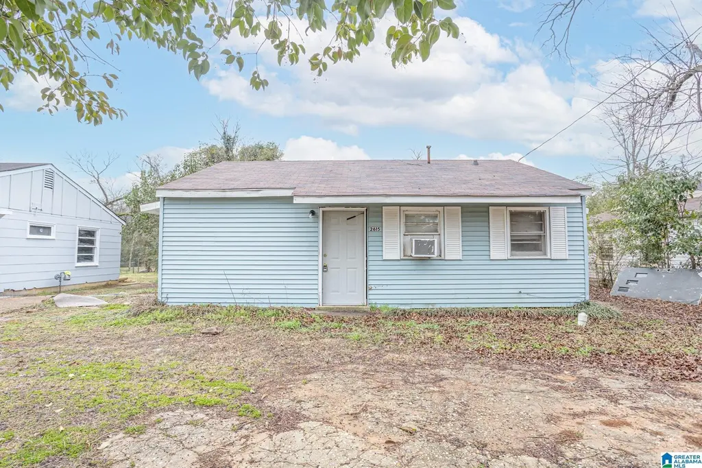 2615 Lark Dr
