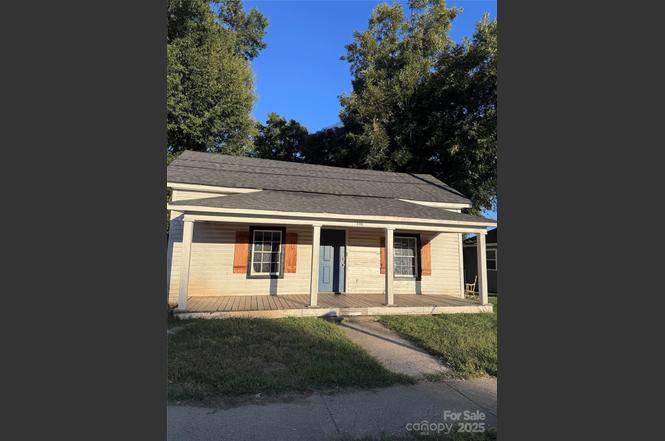 408 N Broad St N