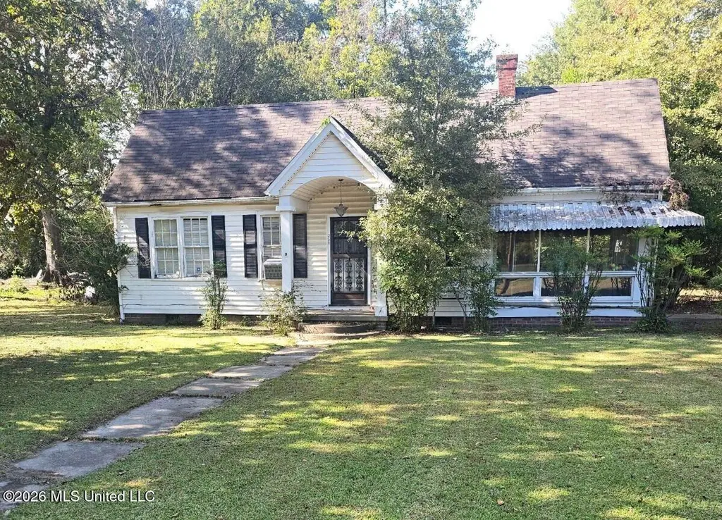 256 W Main St