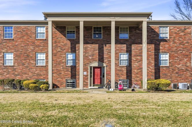 1801 Janlyn Rd #11