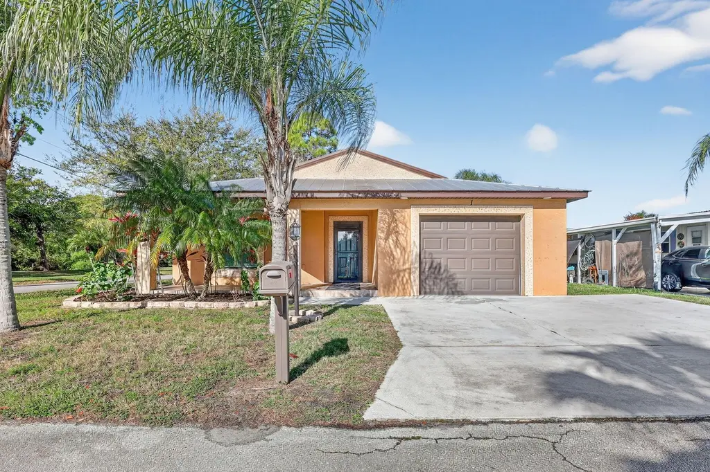 1 Cortez Ln