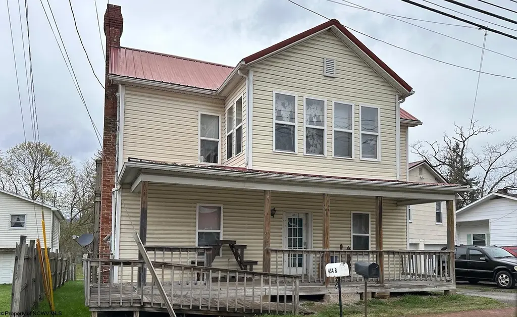 434 Main St