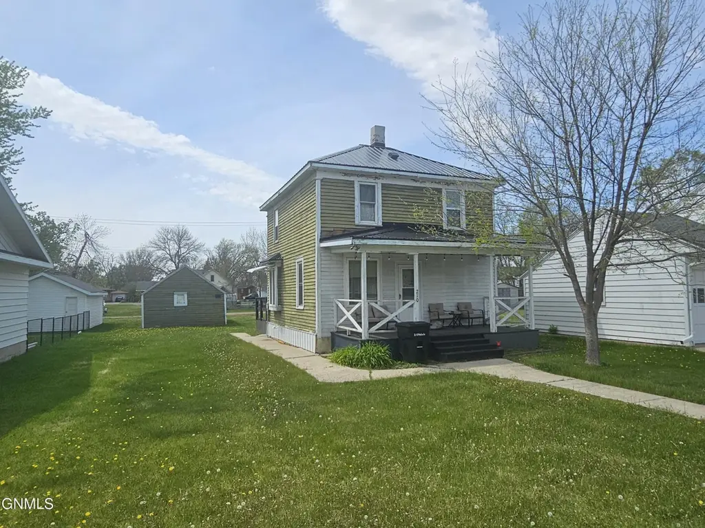 210 9th St S