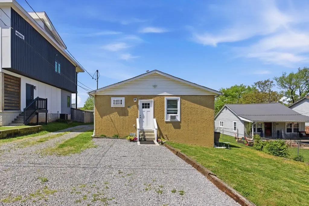 1214 Katie Ave