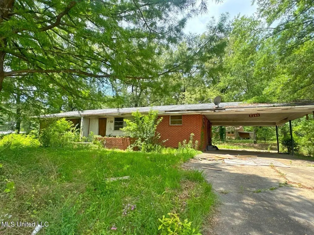5103 Robinson Rd
