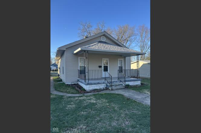 132 W Berry St