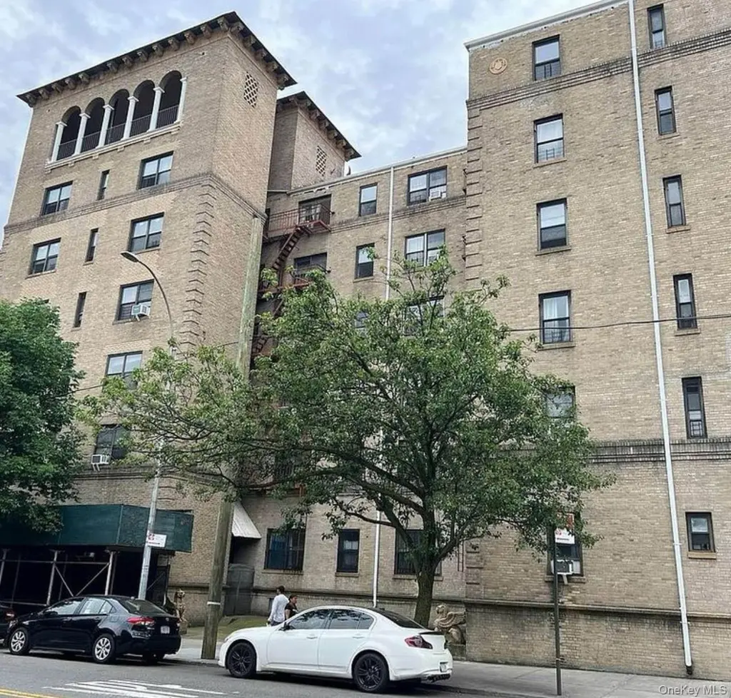 70-35 Broadway Unit D10