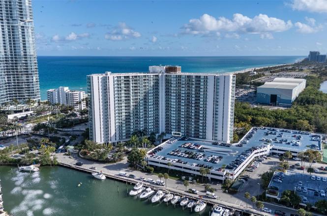 100 Bayview Dr #229