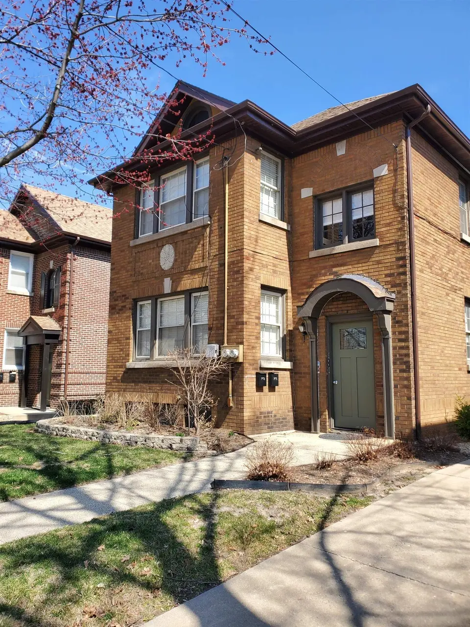 718 Seminary St
