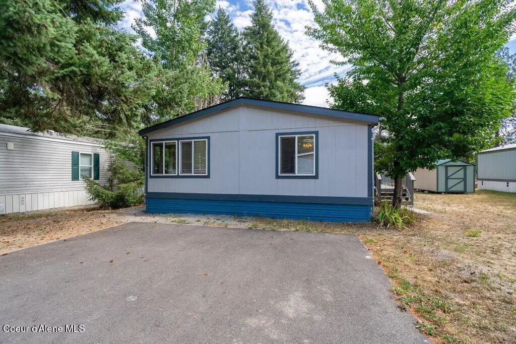 122 E Walrose Loop