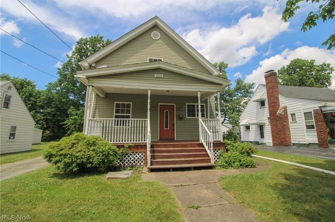 1654 Everett Ave