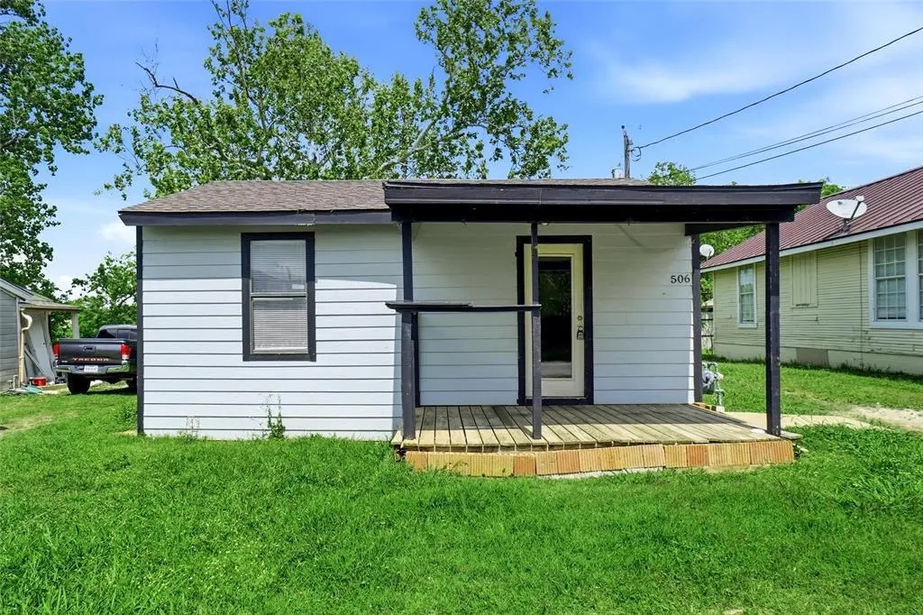 506 Bluebonnet St