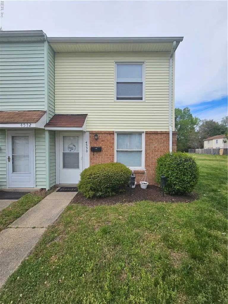 4530 Greenwood Dr