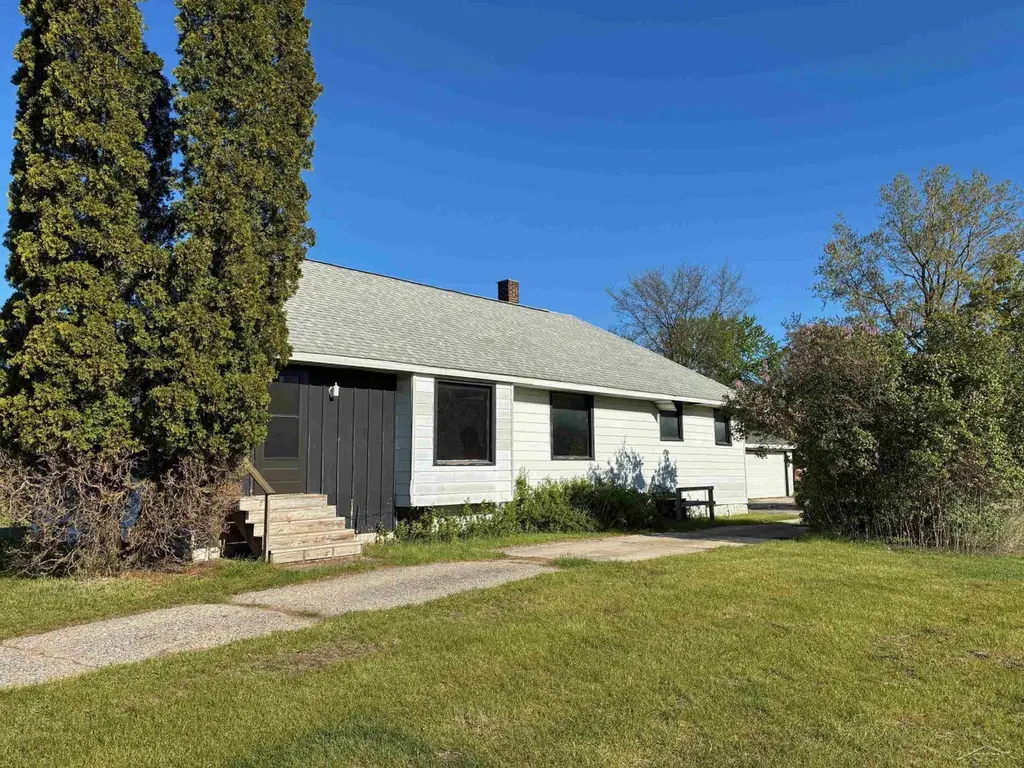 22932 Gratiot Rd