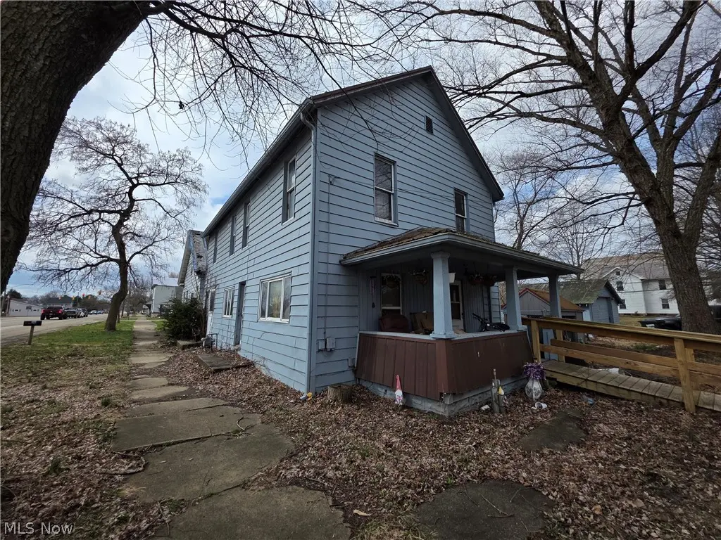 112 E Main St