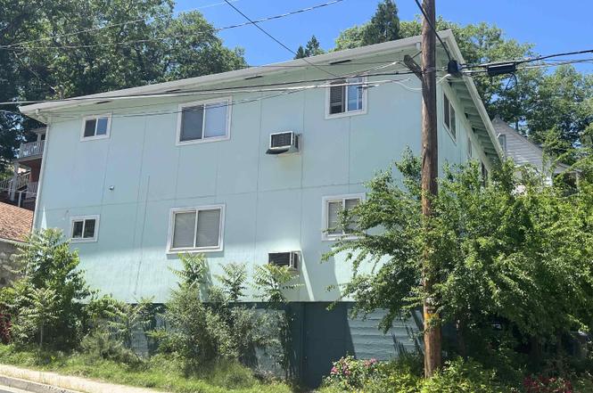4300 Pine St Unit Tenant