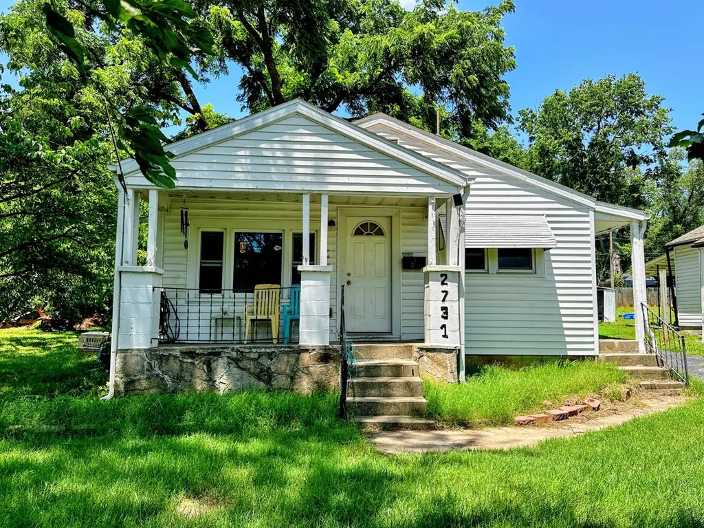 2731 W Walnut St